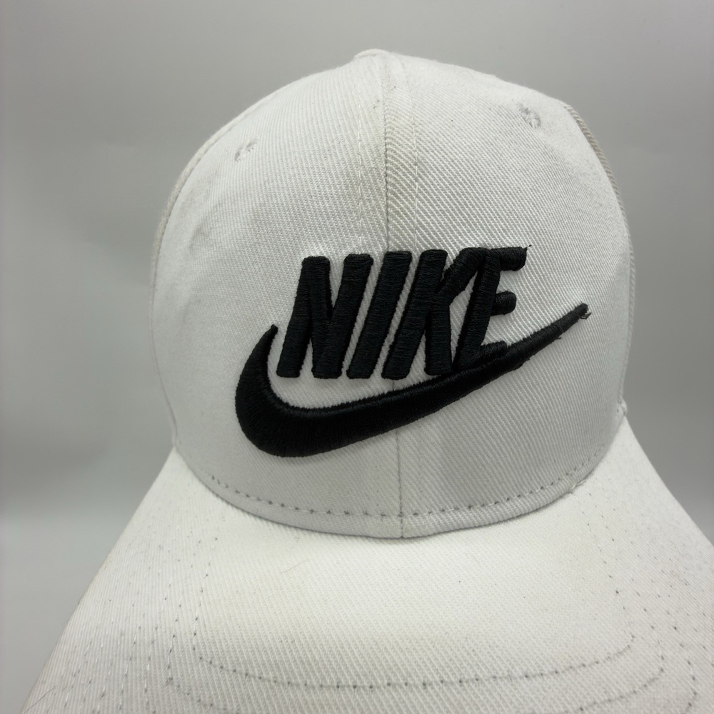 Nike PRO Dri-Fit Snapback  Cap  White w/ Black Raised Logo / Excellent Condition